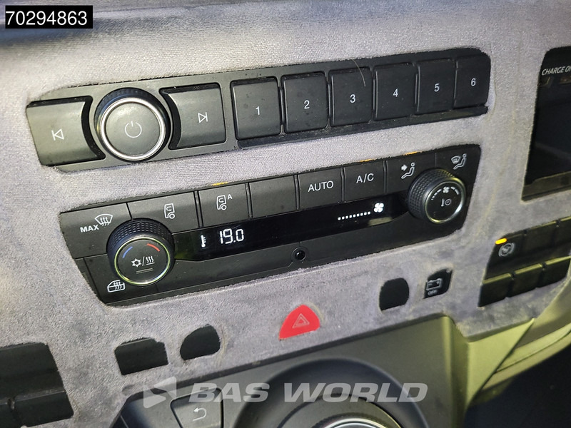 Tractor unit MAN TGX 18.510 TGX 4X2 Individual Lion S! Full-Air Retarder Standairco 2xTanks Leather PTO ACC Navi LED Euro 6: picture 19 Tractor unit MAN TGX 18.510 TGX 4X2 Individual Lion S! Full-Air Retarder Standairco 2xTanks Leather PTO ACC Navi LED Euro 6: picture 19