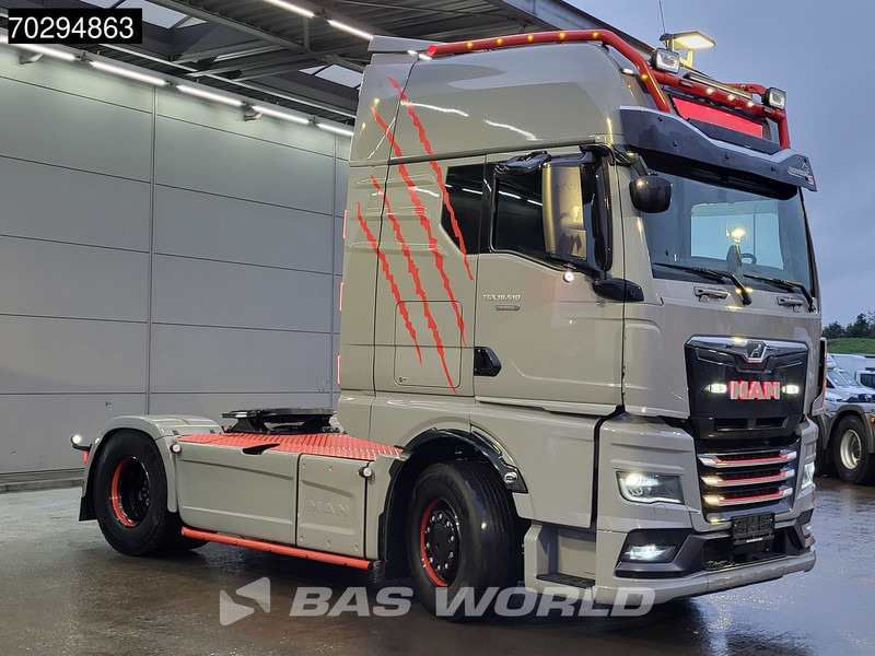 Tractor unit MAN TGX 18.510 TGX 4X2 Individual Lion S! Full-Air Retarder Standairco 2xTanks Leather PTO ACC Navi LED Euro 6: picture 11 Tractor unit MAN TGX 18.510 TGX 4X2 Individual Lion S! Full-Air Retarder Standairco 2xTanks Leather PTO ACC Navi LED Euro 6: picture 11