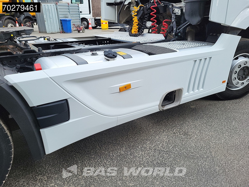 Tractor unit Mercedes-Benz Actros 1845 4X2 MirrorCam 2xTanks Standklima PPC Navi Euro 6: picture 11