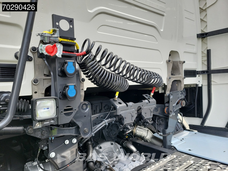 Scania S500 4X2 NEW! Full-Air Retarder Leder 2x Tanks ACC Standklima - Tractor unit: picture 5 Scania S500 4X2 NEW! Full-Air Retarder Leder 2x Tanks ACC Standklima - Tractor unit: picture 5