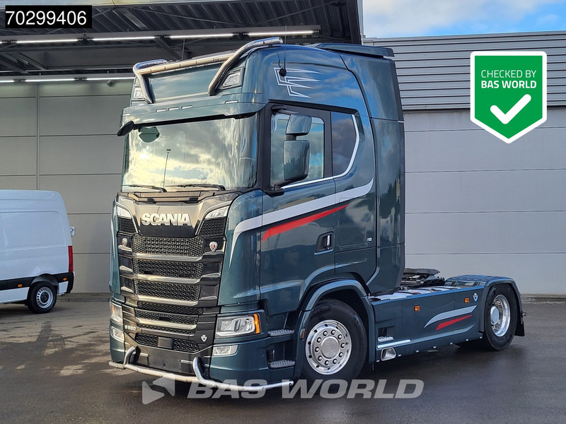 Scania S580 S 4X2 Full-Air Retarder Standairco 2xTanks Leder Navi ACC LED Euro 6 - Tractor unit: picture 1 Scania S580 S 4X2 Full-Air Retarder Standairco 2xTanks Leder Navi ACC LED Euro 6 - Tractor unit: picture 1