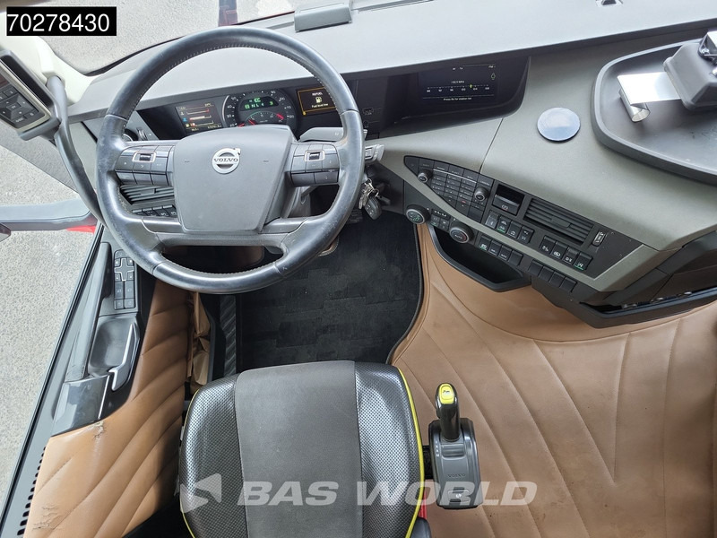 Tractor unit Volvo FH16 750 FH16 6X2 Special-Interior Full-Air Work-Remote Dynamic Steering Alcoa ACC Xenon: picture 18