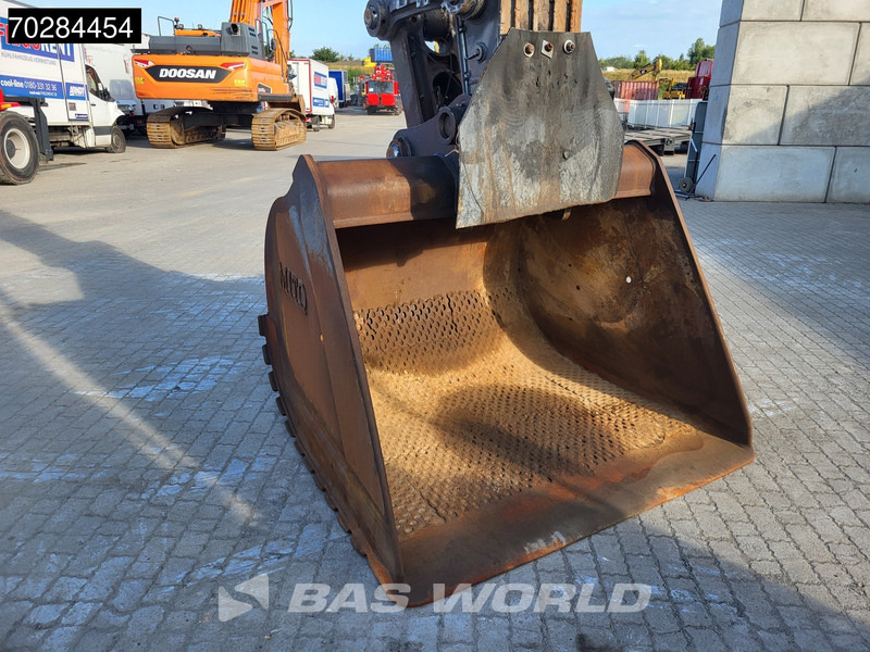 Crawler excavator Volvo EC300 E L: picture 11