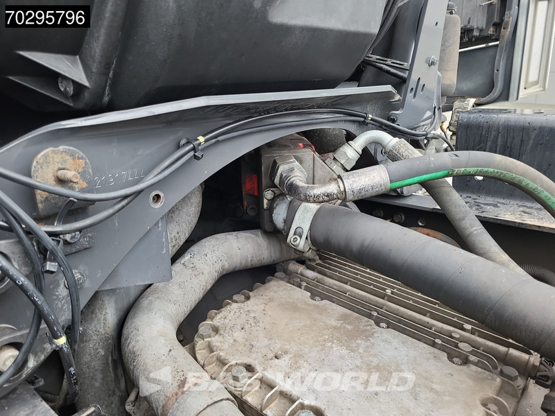 Volvo FH16 750 FH16 6X2 HIAB Multilift XR21S61 Hooklift Lift+steering Axle Automatic Euro 6 - Hook lift truck: picture 3 Volvo FH16 750 FH16 6X2 HIAB Multilift XR21S61 Hooklift Lift+steering Axle Automatic Euro 6 - Hook lift truck: picture 3