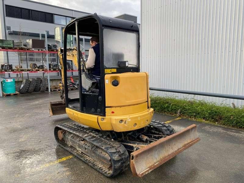 Caterpillar CANOPY 302.7DCR MACHINE SUISSE - Mini excavator: picture 3 Caterpillar CANOPY 302.7DCR MACHINE SUISSE - Mini excavator: picture 3