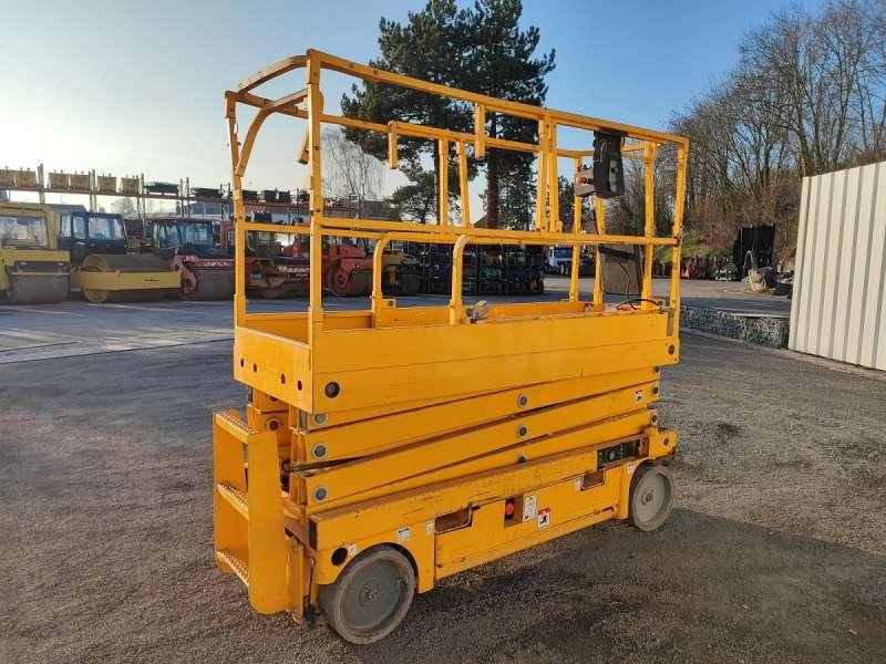 Haulotte CISEAUX COMPACT 10N - Vertical mast lift: picture 4 Haulotte CISEAUX COMPACT 10N - Vertical mast lift: picture 4