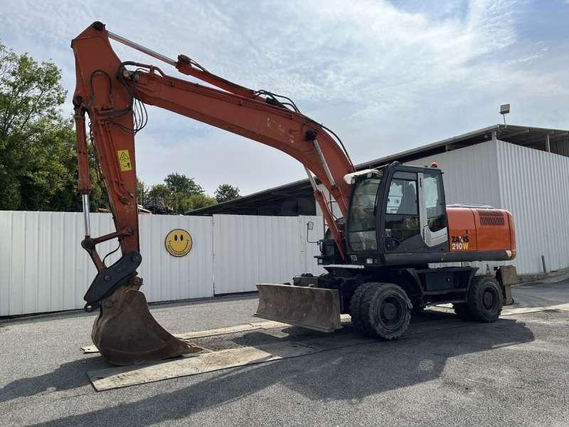 Hitachi ZX210W-3 - Wheel excavator: picture 3 Hitachi ZX210W-3 - Wheel excavator: picture 3