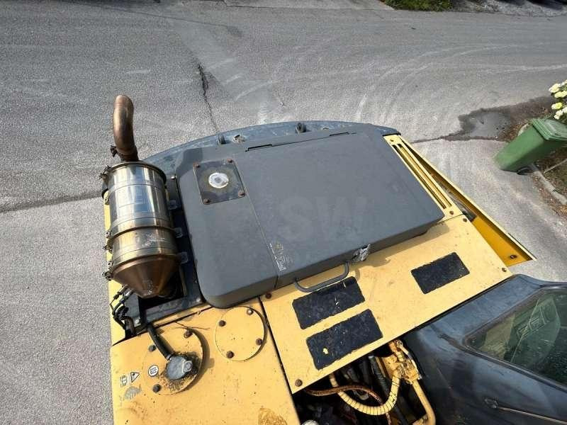 Crawler excavator Komatsu PC180LC-6K MACHINE SUISSE: picture 40