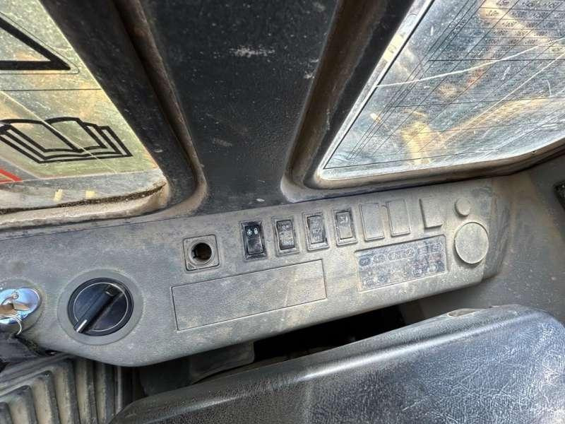 Crawler excavator Komatsu PC180LC-6K MACHINE SUISSE: picture 36