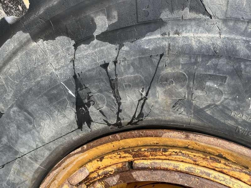 Wheel loader Liebherr L554: picture 24