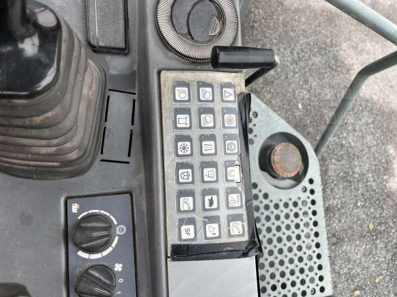 Wheel loader Liebherr L554: picture 47