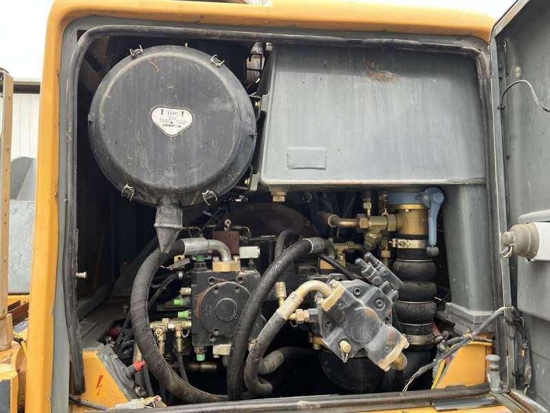 Wheel loader Liebherr L554: picture 27