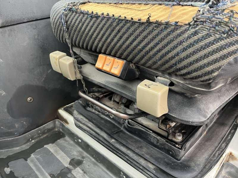 Wheel loader Liebherr L554: picture 45