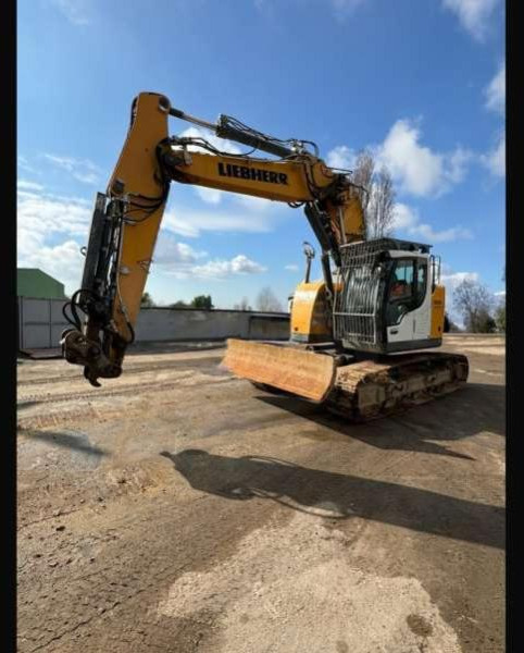 Liebherr Pelle sur Chenilles R926 COMPACT - Crawler excavator: picture 1 Liebherr Pelle sur Chenilles R926 COMPACT - Crawler excavator: picture 1