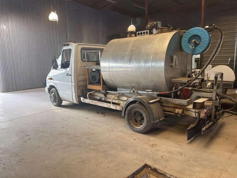 Mercedes Bouille 410 A EMULSION + TREMI GRAVILLON - Asphalt distributor: picture 2 Mercedes Bouille 410 A EMULSION + TREMI GRAVILLON - Asphalt distributor: picture 2