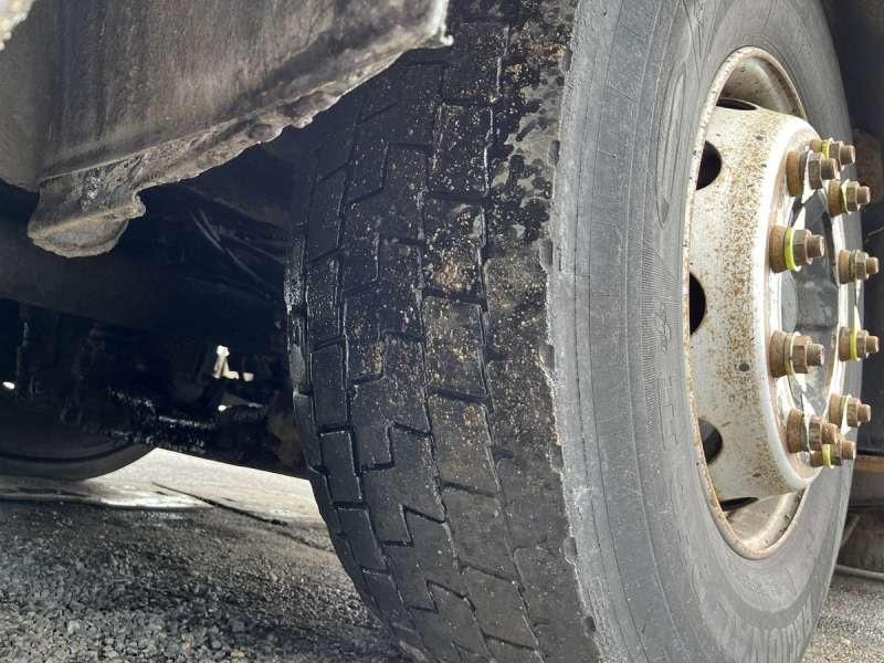 Asphalt machine Renault PREMIUM 370-26: picture 12