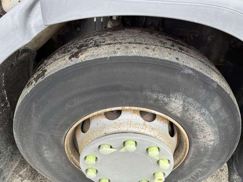 Asphalt machine Renault PREMIUM 370-26: picture 11