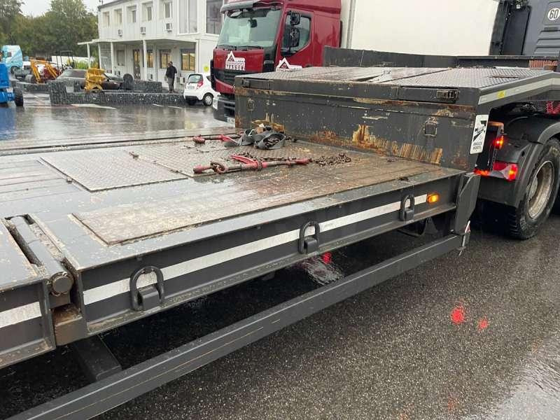 Low loader semi-trailer Verem 3 ESSIEUX: picture 12 Low loader semi-trailer Verem 3 ESSIEUX: picture 12