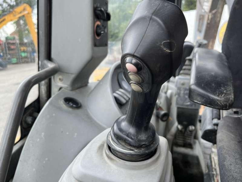 Backhoe loader Volvo Tractopelle BL71+ POWERSHIFT: picture 50 Backhoe loader Volvo Tractopelle BL71+ POWERSHIFT: picture 50