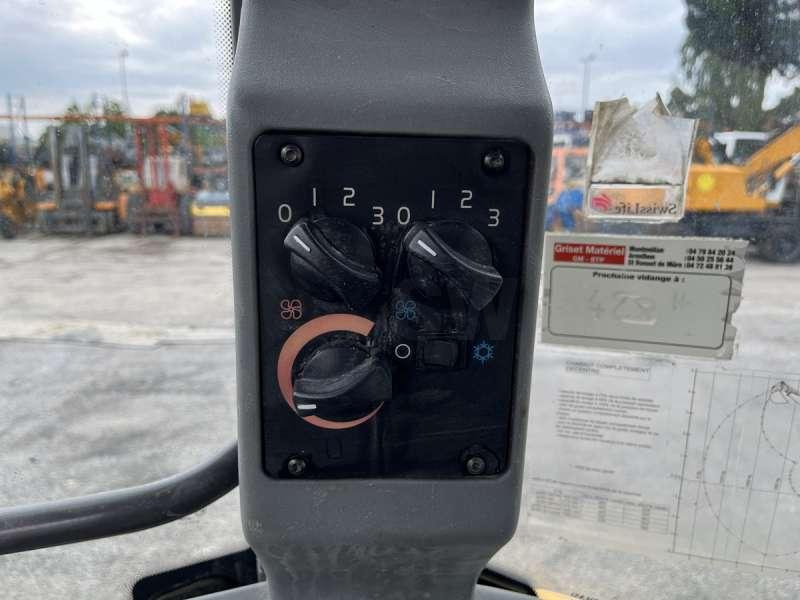 Backhoe loader Volvo Tractopelle BL71+ POWERSHIFT: picture 44 Backhoe loader Volvo Tractopelle BL71+ POWERSHIFT: picture 44