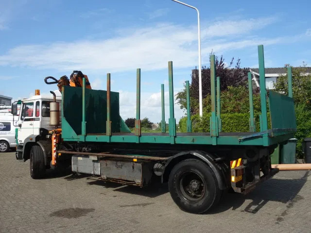 DAF 2300 TURBO HAAKSYSTEEMENPALFINKER KRAAN 9 TON - Crane truck: picture 3 DAF 2300 TURBO HAAKSYSTEEMENPALFINKER KRAAN 9 TON - Crane truck: picture 3