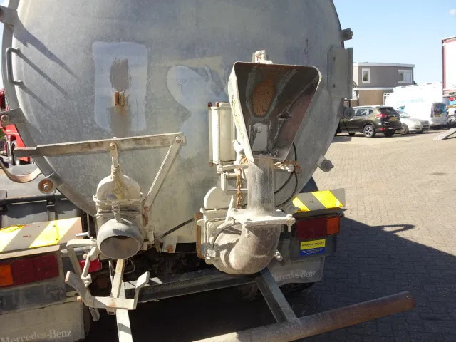 Tank truck Mercedes-Benz MB 2222 6X4 WATERTANKER WITH PUMP: picture 12