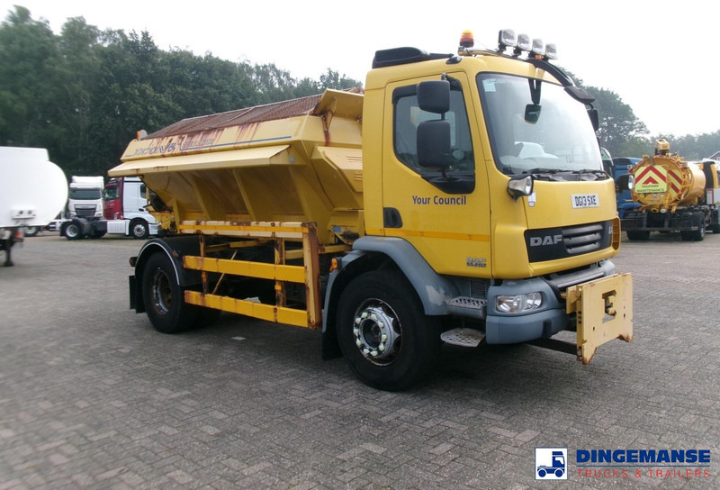 DAF LF 55.250 4X2 RHD gritter - Snow removal vehicle: picture 2 DAF LF 55.250 4X2 RHD gritter - Snow removal vehicle: picture 2