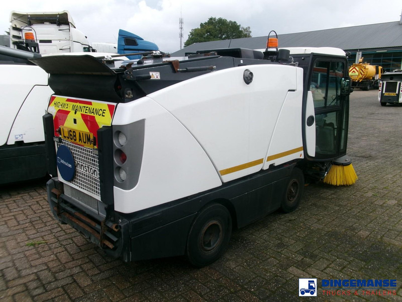 Johnston C202 compact street sweeper - Road sweeper: picture 4 Johnston C202 compact street sweeper - Road sweeper: picture 4