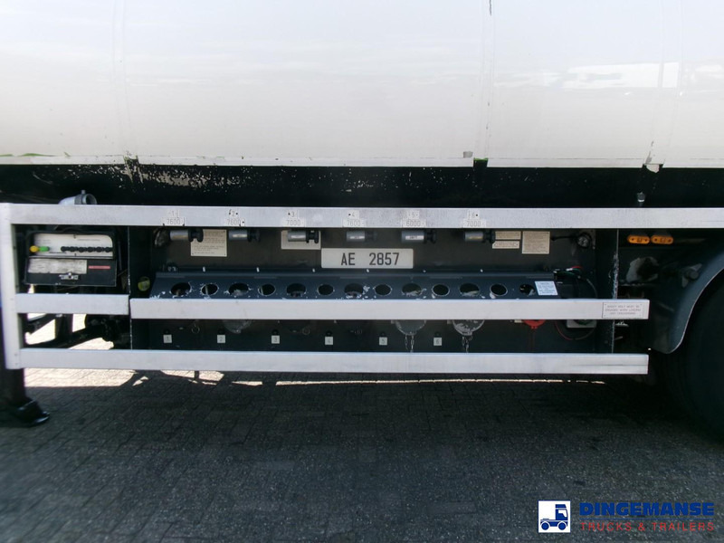 Lakeland Fuel tank alu 42.8 m3 / 6 comp + pump - Tank semi-trailer: picture 5 Lakeland Fuel tank alu 42.8 m3 / 6 comp + pump - Tank semi-trailer: picture 5