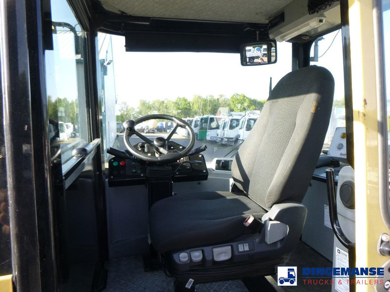 Terminal tractor MOL RM 255 4X4 terminal drawbar tractor 150 ton: picture 8