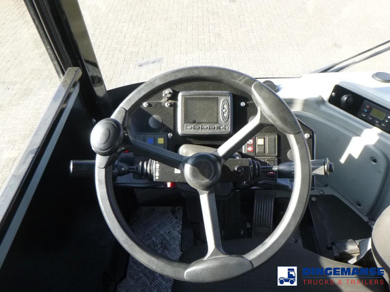 Terminal tractor MOL RM 255 4X4 terminal drawbar tractor 150 ton: picture 9