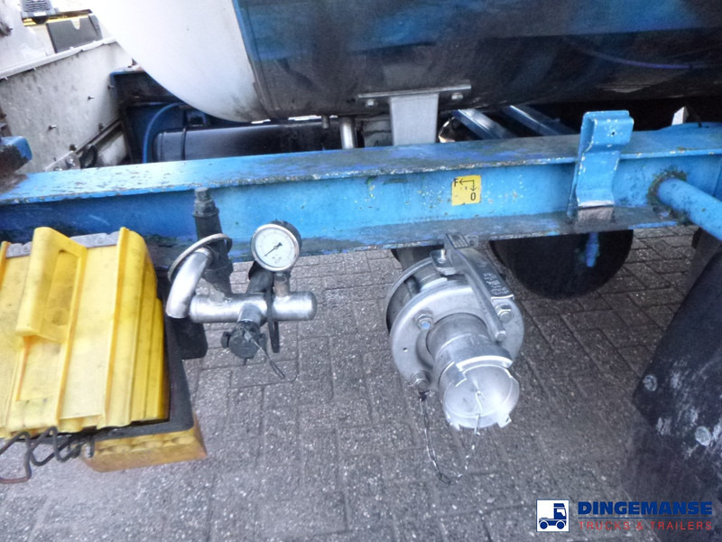 Magyar Chemical tank inox L4BH 32.9 m3 / 1 comp - Tank semi-trailer: picture 5 Magyar Chemical tank inox L4BH 32.9 m3 / 1 comp - Tank semi-trailer: picture 5