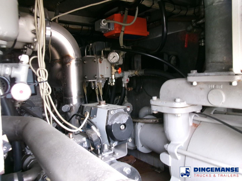 Vacuum truck Mercedes-Benz Actros 2535 6x2 vacuum tank Saugbagger: picture 8 Vacuum truck Mercedes-Benz Actros 2535 6x2 vacuum tank Saugbagger: picture 8