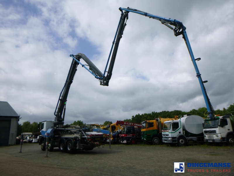 Concrete pump truck Mercedes-Benz Arocs 8x4 Liebherr 35 XXT concrete pump 35 m: picture 14
