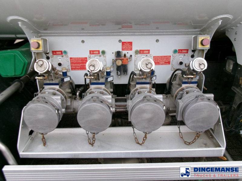 Renault Premium 270 4x2 fuel tank 13.8 m3 / 4 comp - Tank truck: picture 5 Renault Premium 270 4x2 fuel tank 13.8 m3 / 4 comp - Tank truck: picture 5