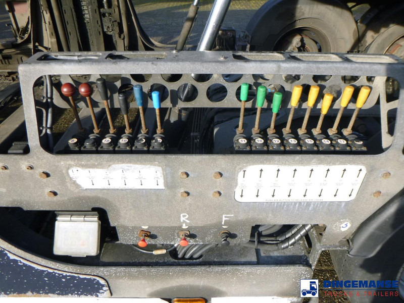 Autotransporter truck Scania P 410 6x2 RHD Rolfo car transporter: picture 18 Autotransporter truck Scania P 410 6x2 RHD Rolfo car transporter: picture 18