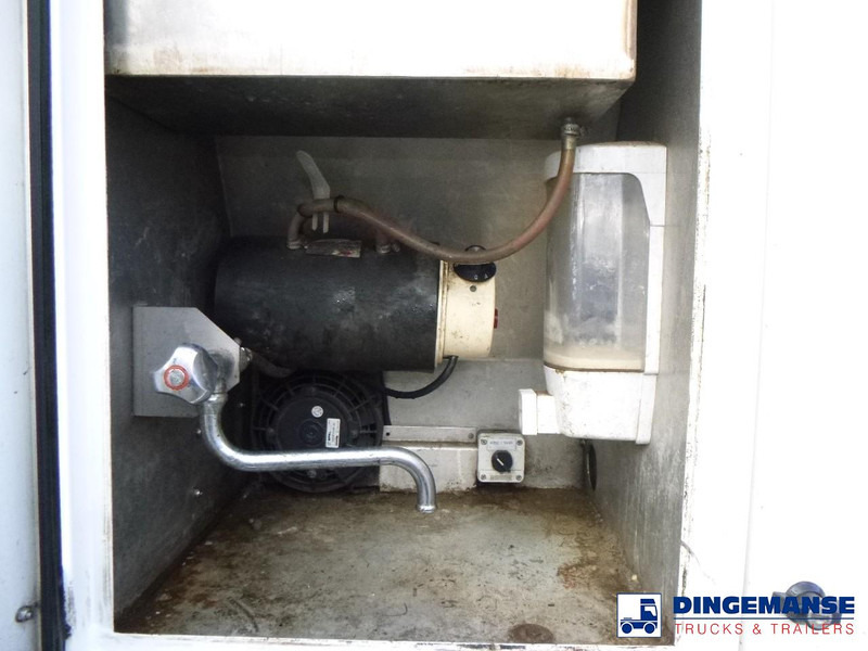 Vacuum truck Scania P124-420 6x2 vacuum tank 10.5 m3: picture 15 Vacuum truck Scania P124-420 6x2 vacuum tank 10.5 m3: picture 15