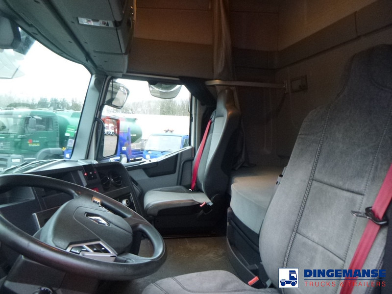 Interior photo 1: Tractor unit Renault T 460 4x2 Euro 6 + ADR
