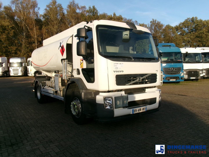 Volvo FE 280 4x2 fuel tank 13.3 m3 / 4 comp - Tank truck: picture 2 Volvo FE 280 4x2 fuel tank 13.3 m3 / 4 comp - Tank truck: picture 2