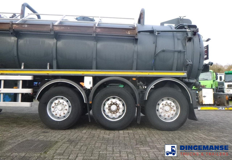 WHALE Vacuum tank inox 30 m3 / 1 comp + pump - Tank semi-trailer: picture 5 WHALE Vacuum tank inox 30 m3 / 1 comp + pump - Tank semi-trailer: picture 5