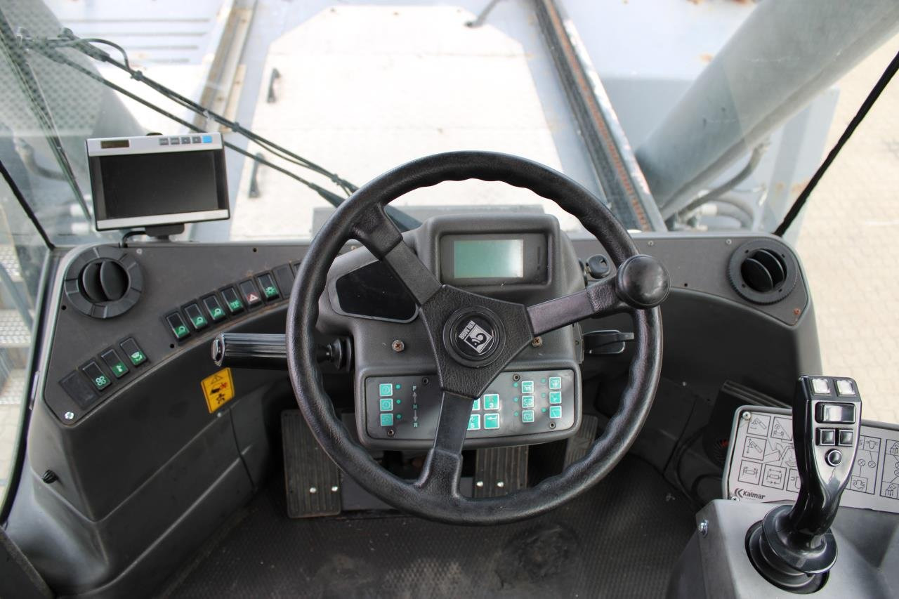 Kalmar 70C5X - Reach stacker: picture 4 Kalmar 70C5X - Reach stacker: picture 4
