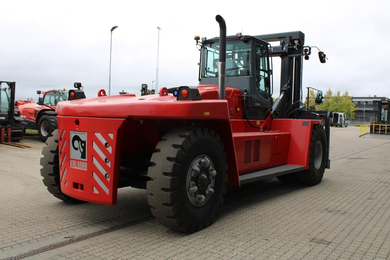 Kalmar DCG330-12 - Diesel forklift: picture 3 Kalmar DCG330-12 - Diesel forklift: picture 3