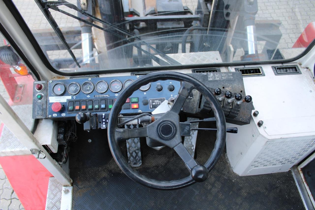 SveTruck 15120-35 - Diesel forklift: picture 4 SveTruck 15120-35 - Diesel forklift: picture 4