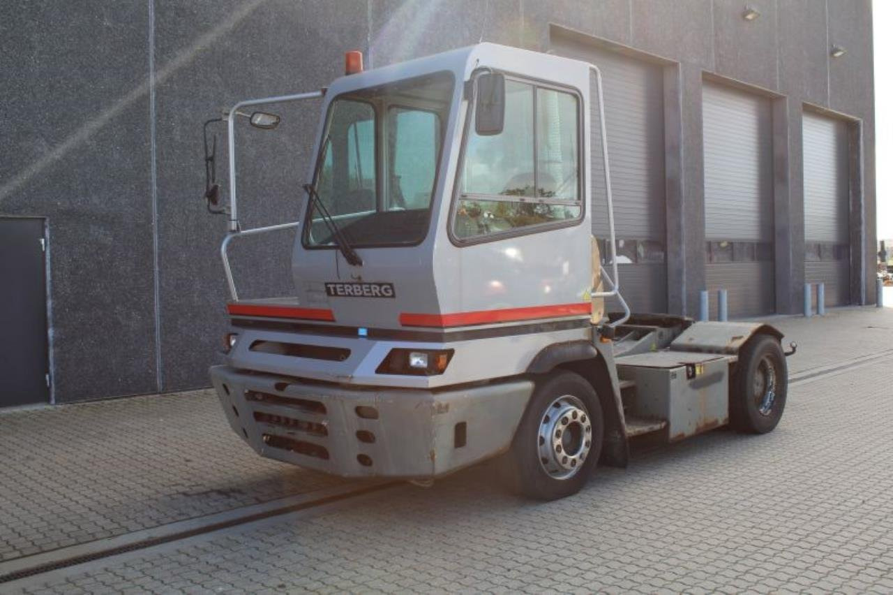 Terberg YT182 - Terminal tractor: picture 2 Terberg YT182 - Terminal tractor: picture 2