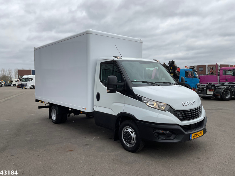 Iveco Daily 35C16 2.3 met laadklep - Box truck: picture 2 Iveco Daily 35C16 2.3 met laadklep - Box truck: picture 2