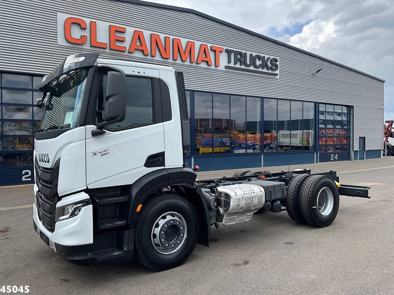 Iveco Stralis AD200X36 Huisvuilwagen Chassis NEW & UNUSED! - Cab chassis truck: picture 1 Iveco Stralis AD200X36 Huisvuilwagen Chassis NEW & UNUSED! - Cab chassis truck: picture 1