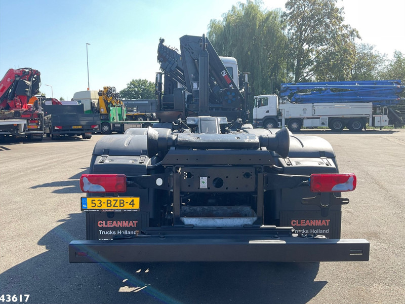 MAN TGS 32.470 8x4 Euro 6 Hiab 22 Tonmeter laadkraan Just 68.765 Km! - Hook lift truck: picture 3 MAN TGS 32.470 8x4 Euro 6 Hiab 22 Tonmeter laadkraan Just 68.765 Km! - Hook lift truck: picture 3