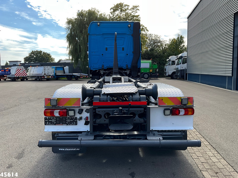 Mercedes-Benz Actros 2545 Euro 6 AJK 25 Tonmeter haakarmsysteem - Hook lift truck: picture 3 Mercedes-Benz Actros 2545 Euro 6 AJK 25 Tonmeter haakarmsysteem - Hook lift truck: picture 3