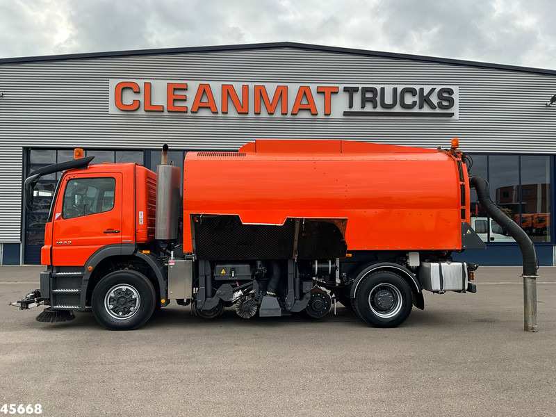 Mercedes-Benz Axor 1833 4x4 Schörling SORF Schienenreinigungs/Railway sweeper Just 38.680 Km! - Road sweeper: picture 1 Mercedes-Benz Axor 1833 4x4 Schörling SORF Schienenreinigungs/Railway sweeper Just 38.680 Km! - Road sweeper: picture 1