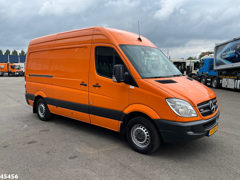Mercedes-Benz Sprinter 316 1.8 Benzine / CNG - Box truck: picture 2 Mercedes-Benz Sprinter 316 1.8 Benzine / CNG - Box truck: picture 2